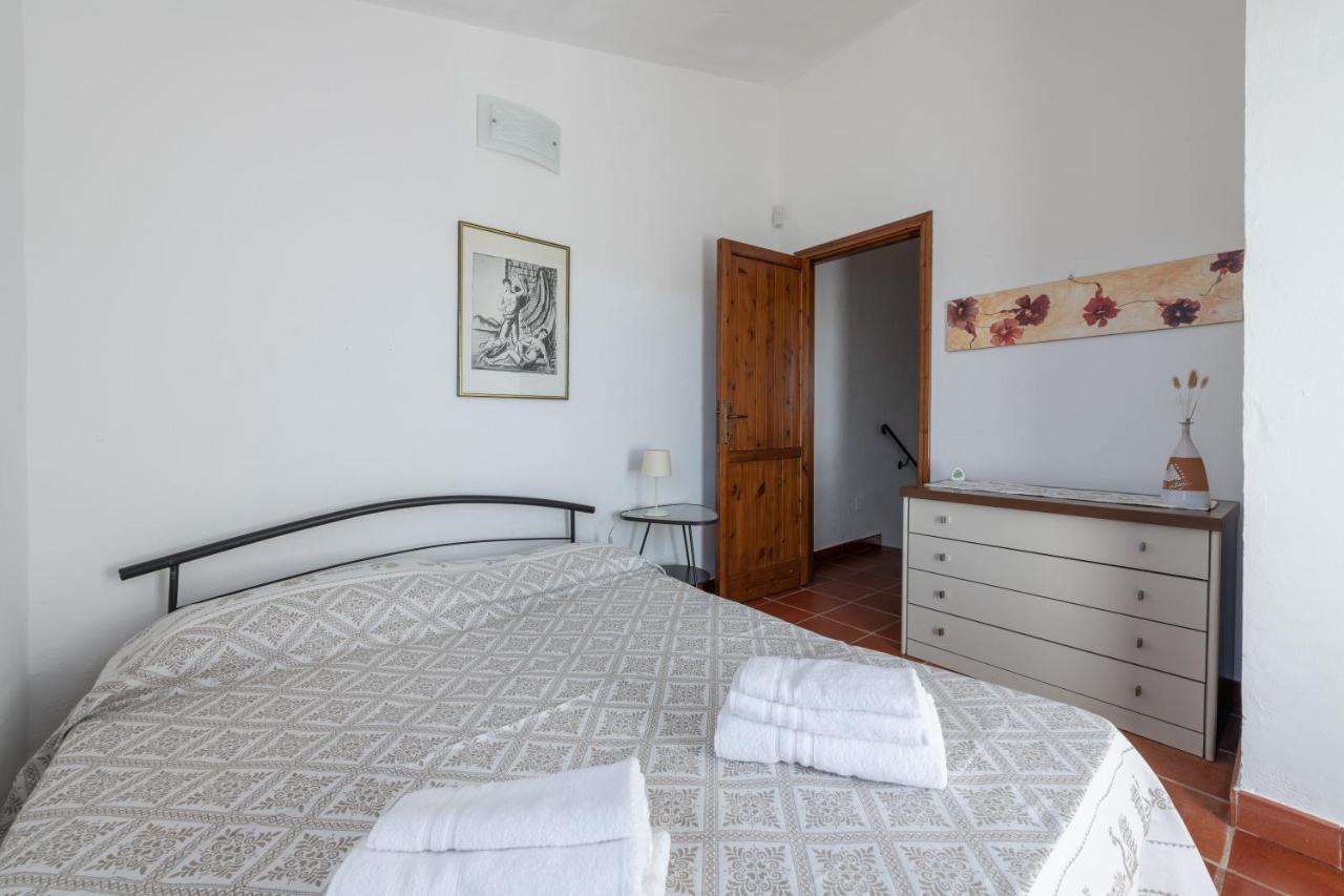 Damiano Holiday House Porto Columbu - Perd'E Sali Екстер'єр фото